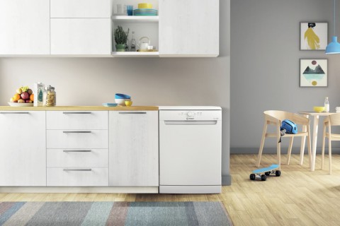 Indesit Lavastoviglie a libera installazione D2F HK26 - D2F HK26