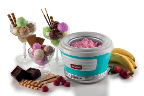 Ariete 643 Ice Cream Maker Party Time, Macchina per fare il gelato, 12W, Capacità 1,5 L, Cestello estraibile con doppio isolamento, Tempo preparazione 30 minuti, Coperchio per aggiunta ingredienti, Azzurro