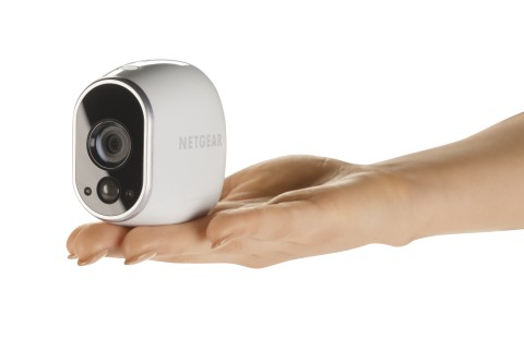 Arlo VMS3330, sistema di videosorveglianza Wi-Fi con 3 telecamere di sicurezza senza fili alimentate a batteria