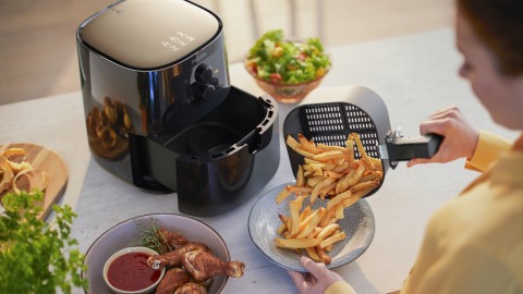 Philips 3000 series Airfryer 4.1L - 4 porzioni HD9200/90, Friggitrice ad aria 12-in-1, App per ricette