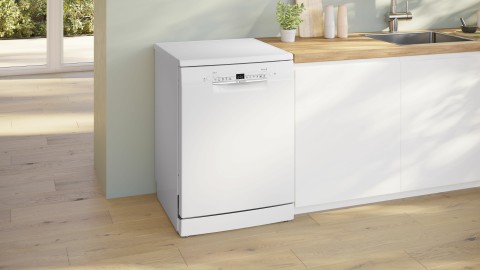 Bosch Serie 2 SMS2HTW02E Lavastoviglie da libera installazione 60 cm Bianco Classe D