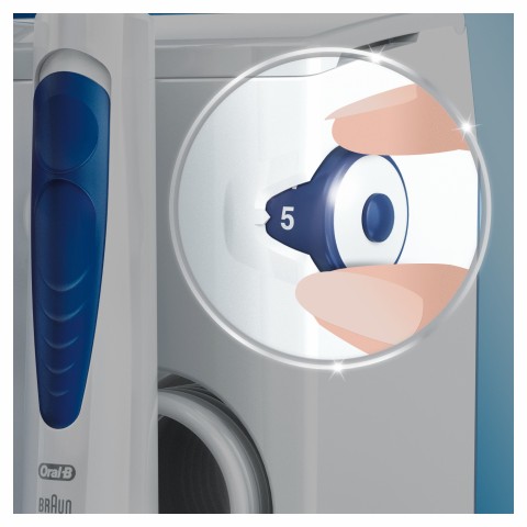 Oral-B Oral Center Spazzolino Elettrico Smart 5000 e Idropulsore Oxyjet con 4 Testine Oxyjet + 6 Testine Di Ricambio