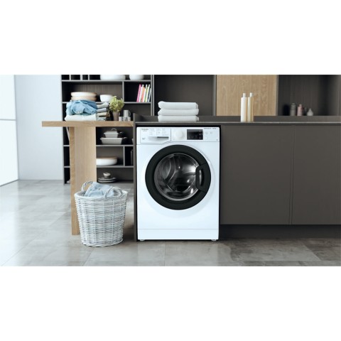 Hotpoint Lavatrice a libera installazione RSSG R527 B IT