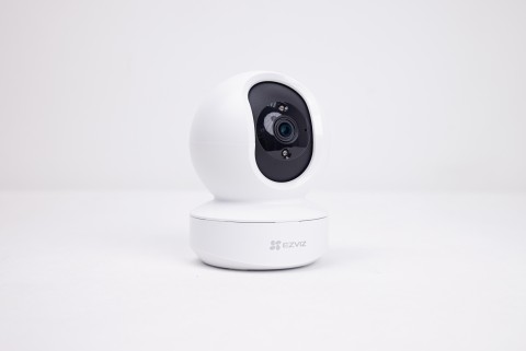 EZVIZ TY1 Telecamera Wi-Fi motorizzata per interno con vista a 360°