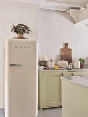 Smeg Bollitore Standard 50's Style – Panna LUCIDO – KLF03CREU