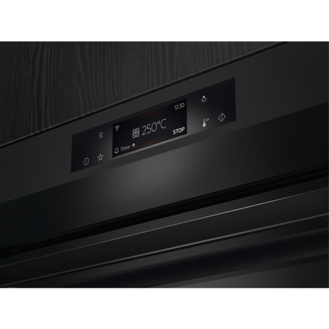 AEG Series 8000 BPE748380T 71 L A++ Nero