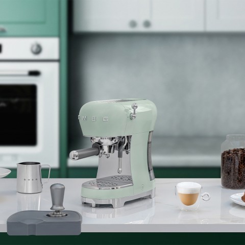 Smeg Macchina da Caffè Espresso Manuale 50's Style – Verde Pastello LUCIDO – ECF02PGEU