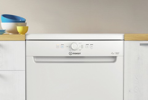 Indesit Lavastoviglie a libera installazione D2F HK26 - D2F HK26